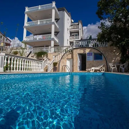 Crikvenica 5 Apartment *