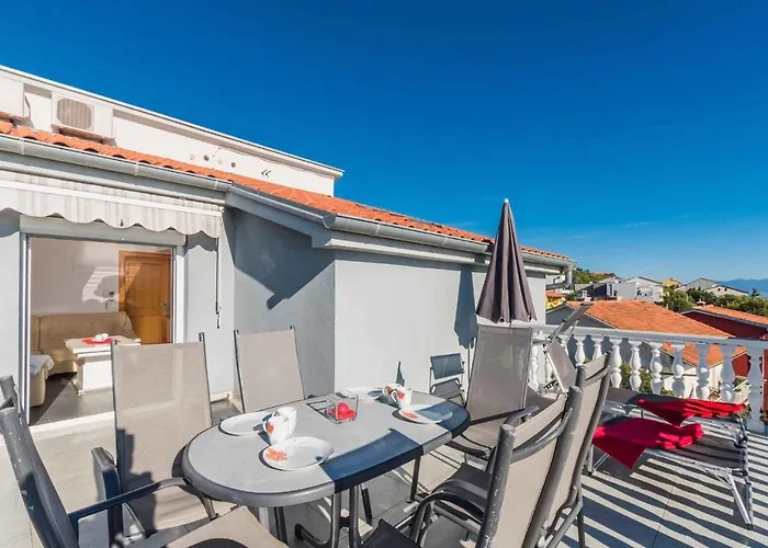 Apartment 5 *