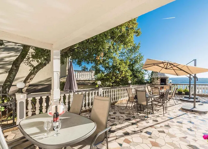 Apartment 5 *