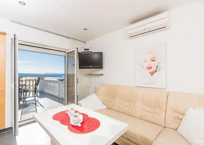 5 Apartment *