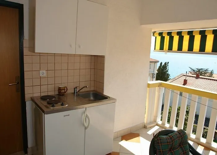 Apartment 5 *
